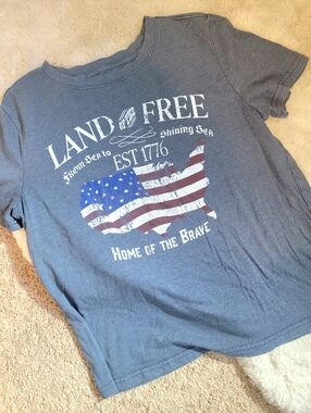 Patriotic 'Land of the Free' Graphic Tee - Blue